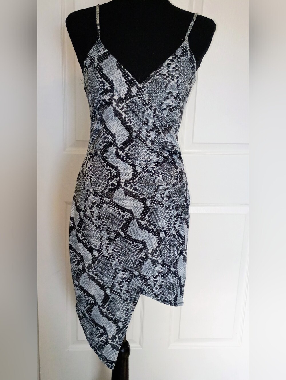 Blue Blush Black & White Snake-Print Labeled Dress